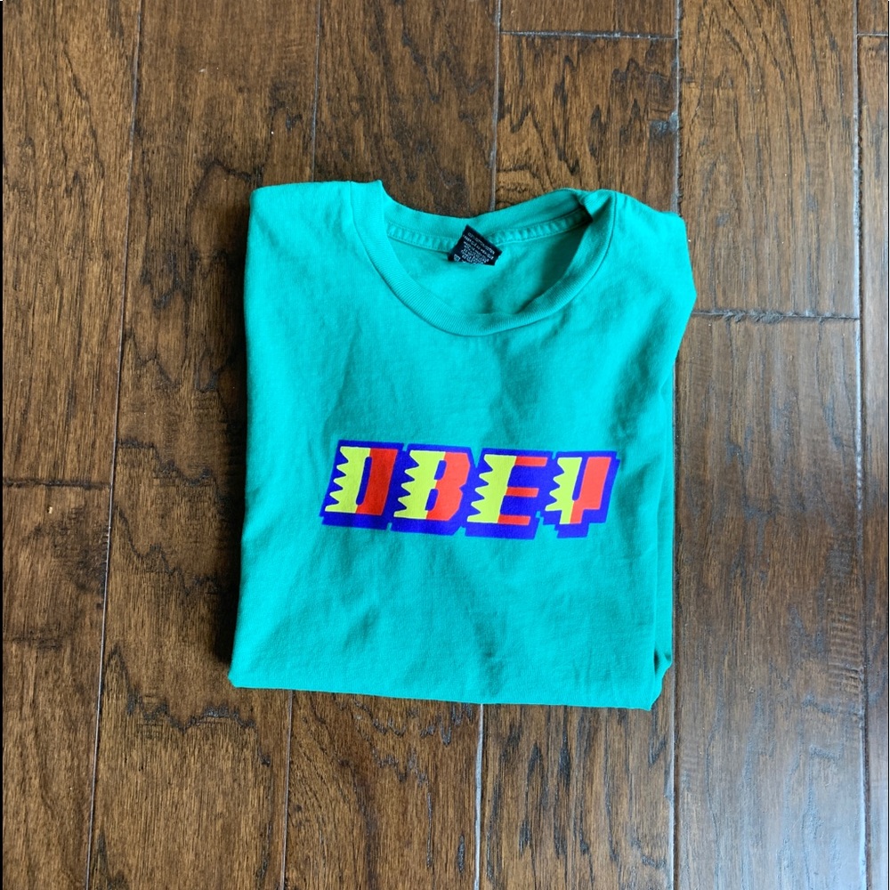 Green obey T-shirt